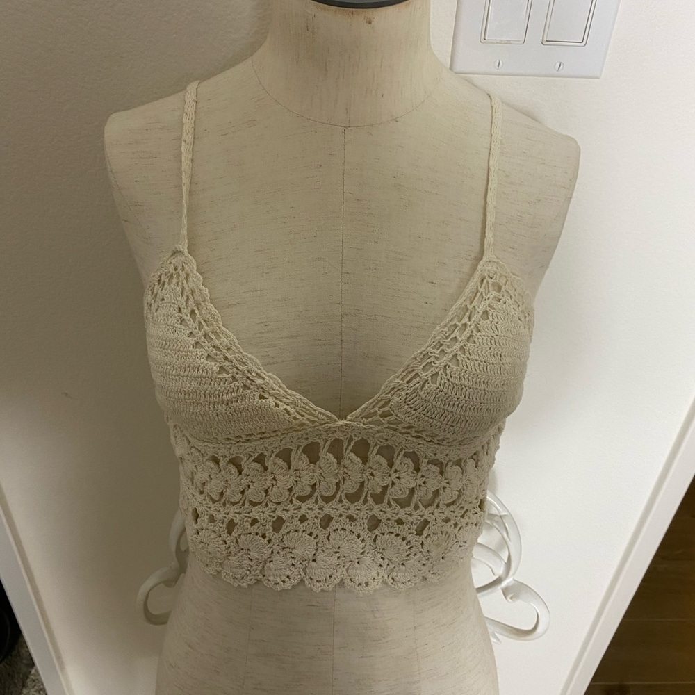 Billabong crochet crop top